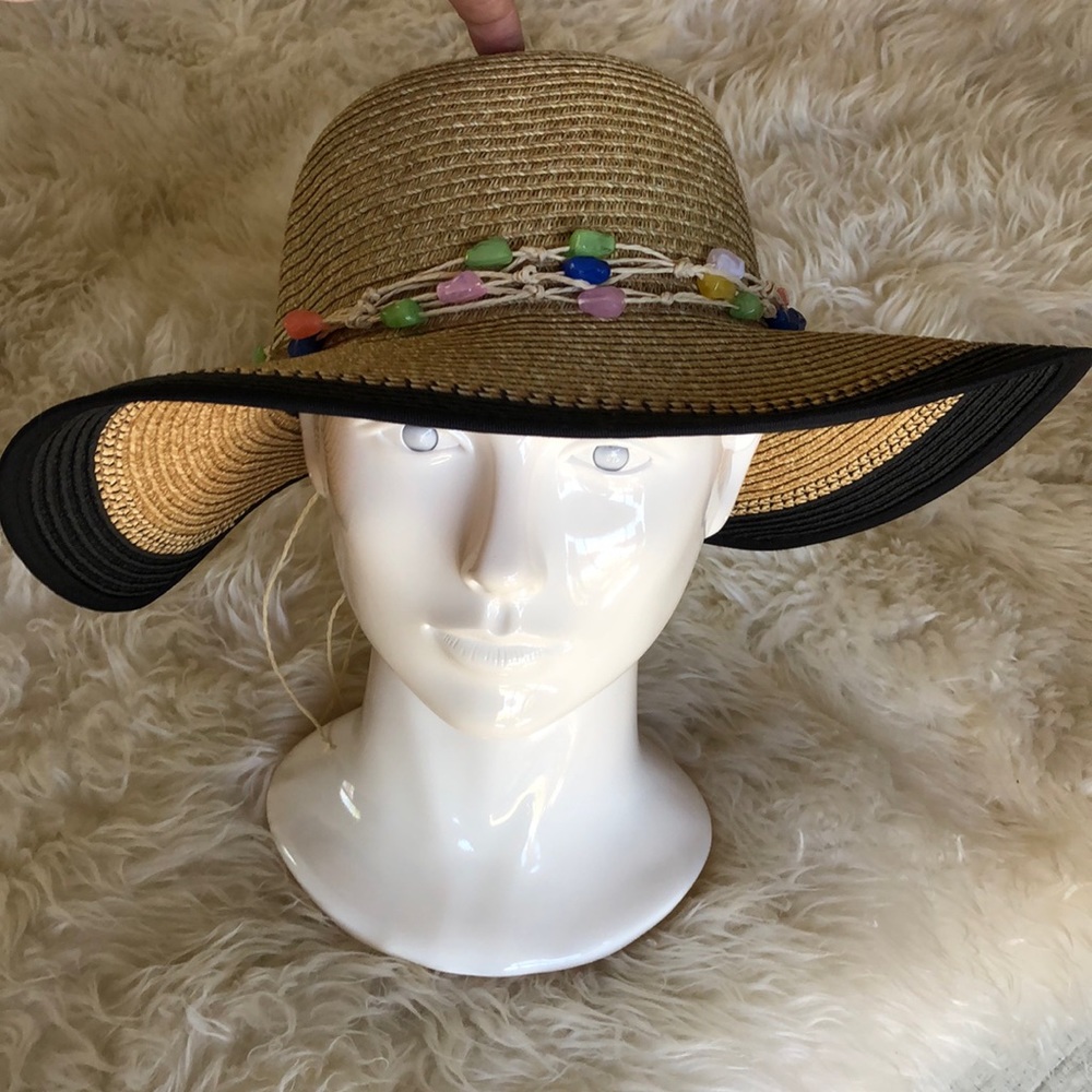 Tirabasso Paper Hat-New w-Tags made in Italy beautiful beaded rim. Light Tan/Blk